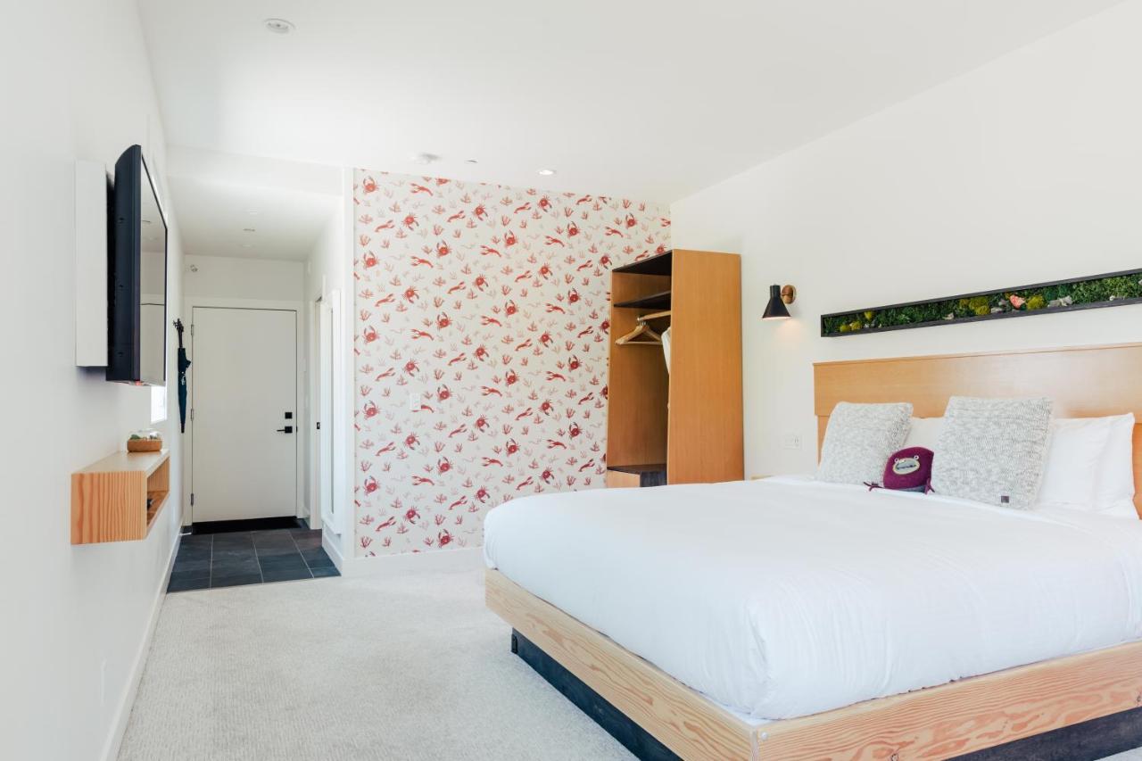 Pluvio Restaurant And Rooms Ucluelet Bagian luar foto