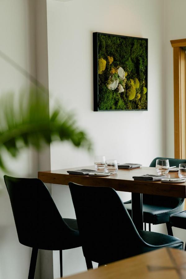 Pluvio Restaurant And Rooms Ucluelet Bagian luar foto